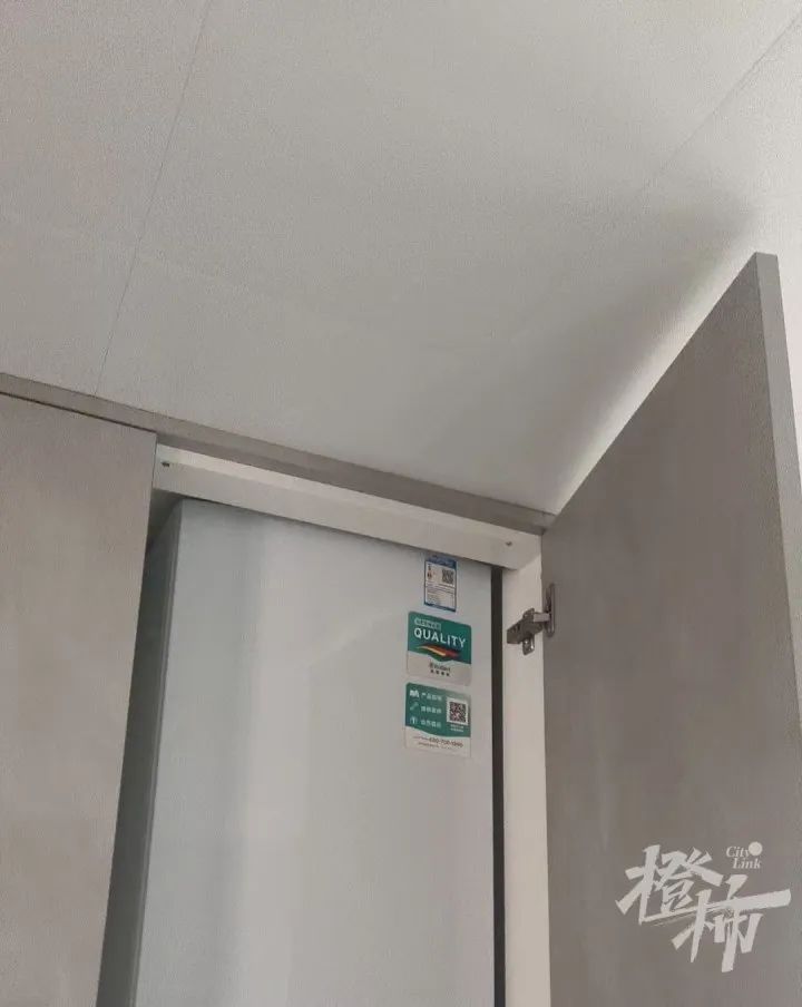 DƬ
